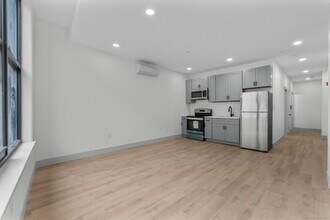 111 Bank St in Waterbury, CT - Building Photo - Building Photo