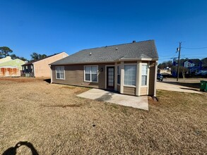 4271 Catalpa Ct in Ellenwood, GA - Building Photo - Building Photo