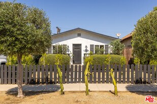 1269 1/2 S Muirfield Rd in Los Angeles, CA - Building Photo