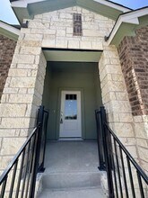 2033 Four Waters Lp in Georgetown, TX - Building Photo - Building Photo