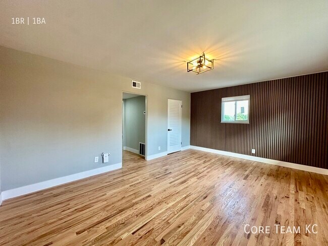 2320 W 47th Ave in Kansas City, KS - Building Photo - Building Photo