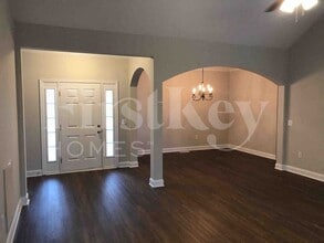 2215 Charles Towne Ct in Kannapolis, NC - Foto de edificio - Building Photo