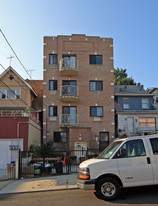 11220 38th Ave in Flushing, NY - Building Photo