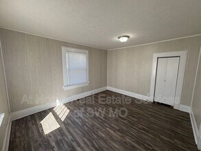 1414 S Campbell Ave in Springfield, MO - Building Photo - Building Photo