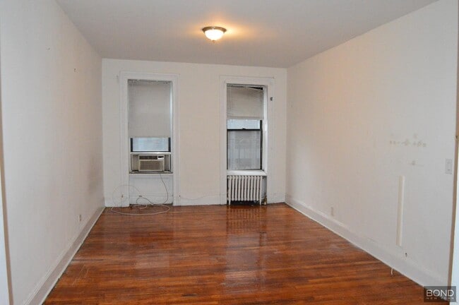 property at 922 3rd Ave