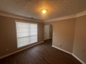 Room in House on Tara Bend in Hampton, GA - Building Photo - Building Photo