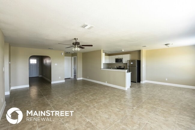 3919 Mist Flower Dr in Converse, TX - Building Photo - Building Photo