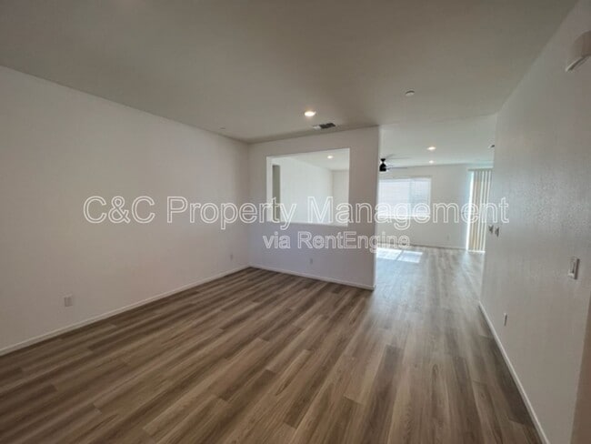 7141 E Weldon Ave in Fresno, CA - Building Photo - Building Photo
