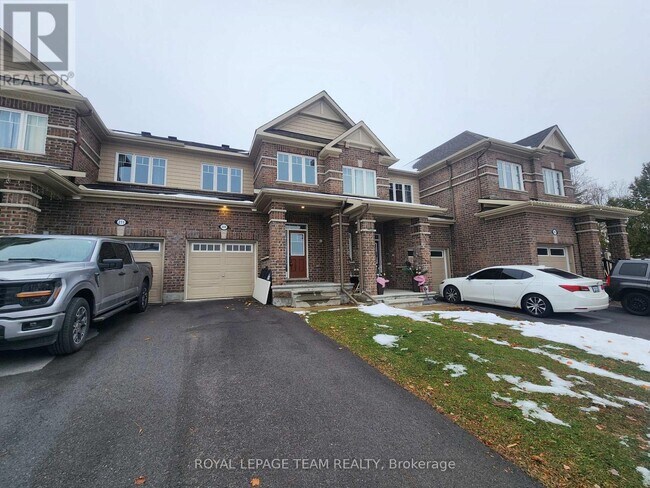 209 Hartsmere Dr in Ottawa, ON - Building Photo - Building Photo