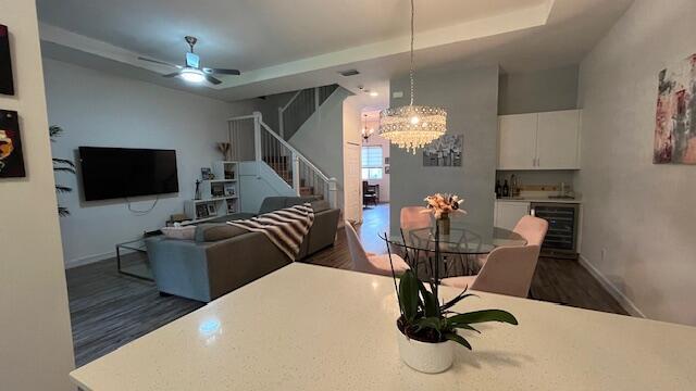 1140 Pioneer Way in Royal Palm Beach, FL - Foto de edificio