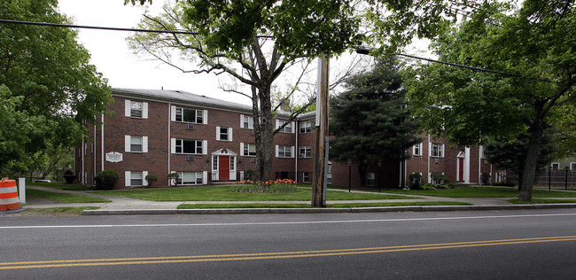 Concord Street Apartments in Newton Lower Falls, MA - Building Photo - Building Photo