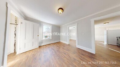 22 Birch St, Unit 1 in Bangor, ME - Building Photo - Building Photo