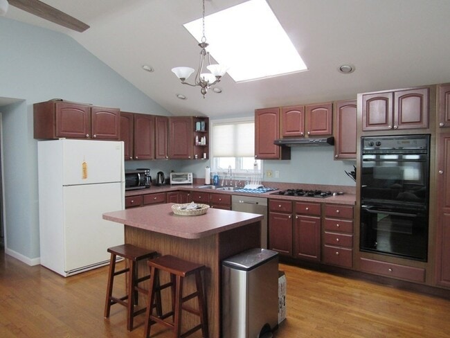 9 Saltworks Ln in Bourne, MA - Building Photo - Building Photo