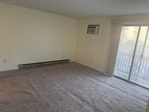 11 Gibbs St in Worcester, MA - Foto de edificio - Building Photo