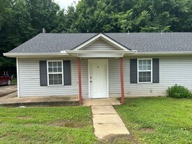 12 Tina Dr in Brownsville, TN - Building Photo