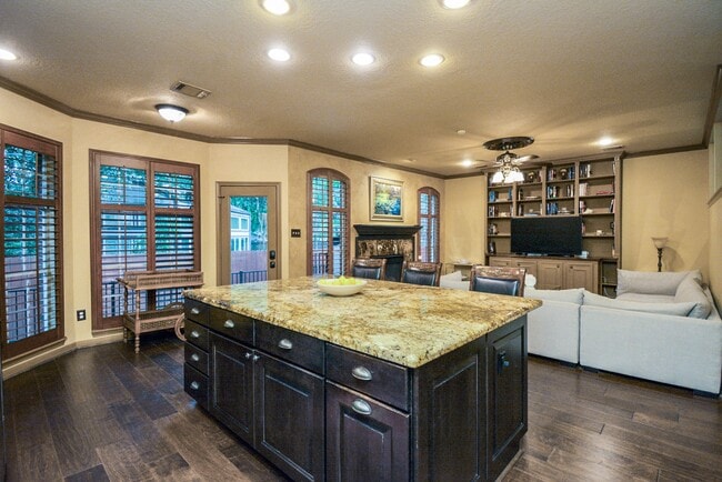 property at 12906 Kingsbridge Ln