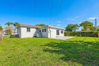 6447 SW 10th St in West Miami, FL - Building Photo - Building Photo