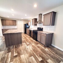 8027 Harbour Dr in Fair Haven, MI - Building Photo