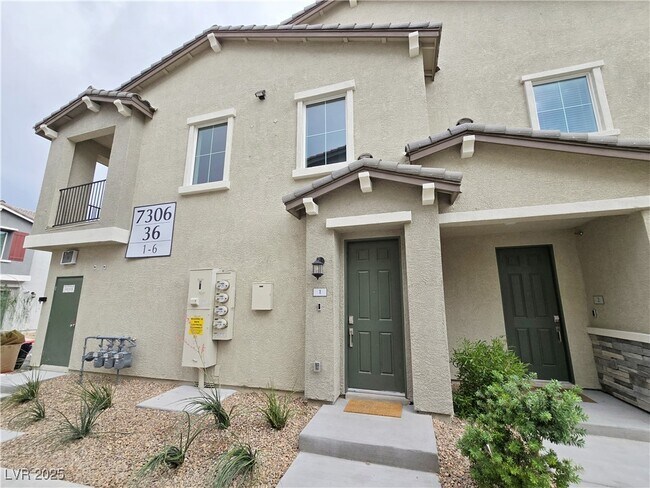 7306 N Decatur Blvd in Las Vegas, NV - Building Photo - Building Photo