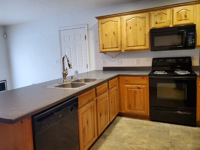 1978 S 650 E in Clearfield, UT - Building Photo - Building Photo