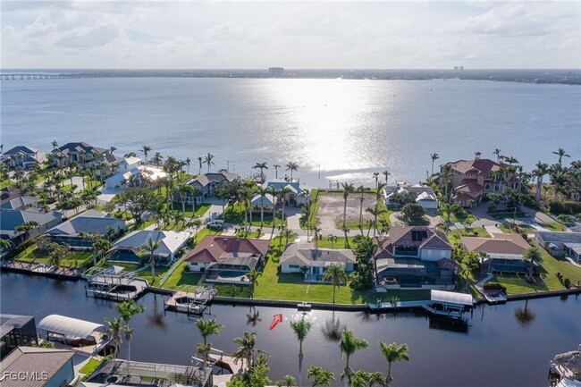 property at 5638 Riverside Dr