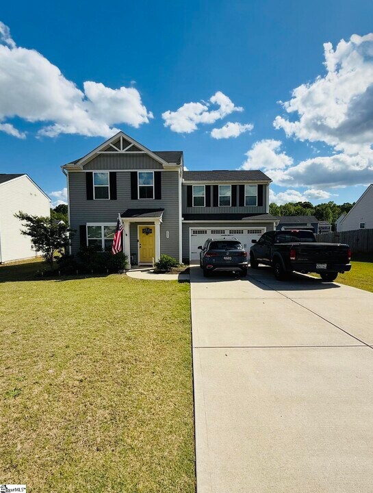220 Burr Oak Ln in Powdersville, SC - Building Photo