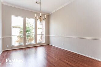 10330 Claybrook Dr in Houston, TX - Foto de edificio - Building Photo