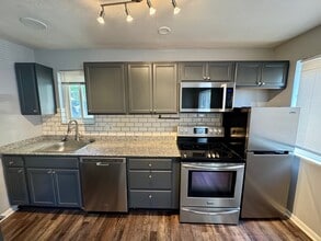 2702 May St in Cincinnati, OH - Building Photo - Building Photo
