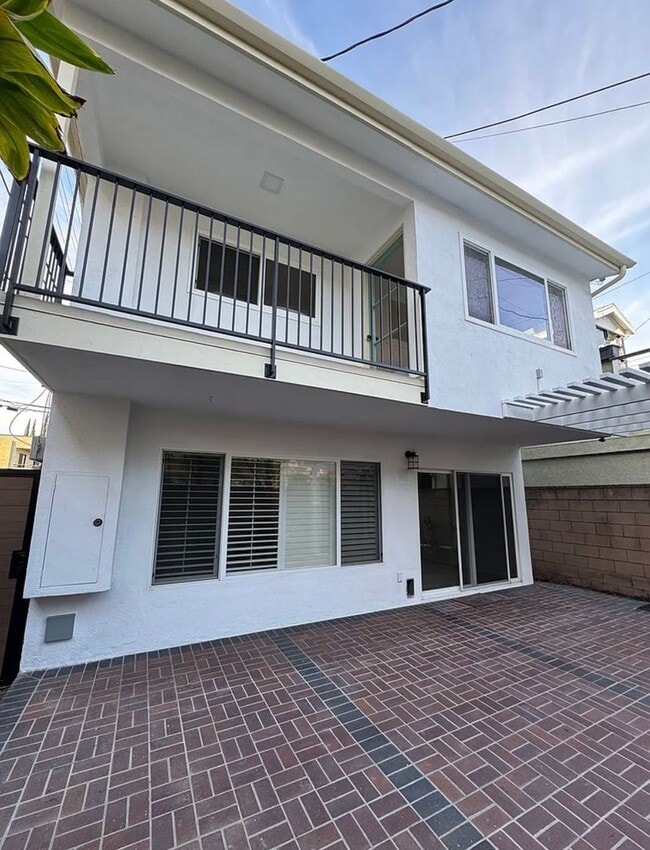 214 Angelo Walk in Long Beach, CA - Building Photo - Building Photo