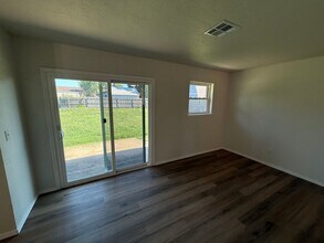 615 SW 12th St in Moore, OK - Building Photo - Building Photo