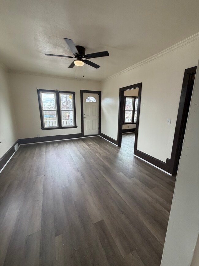 3118 N 21st St, Unit Upper in Milwaukee, WI - Foto de edificio - Building Photo