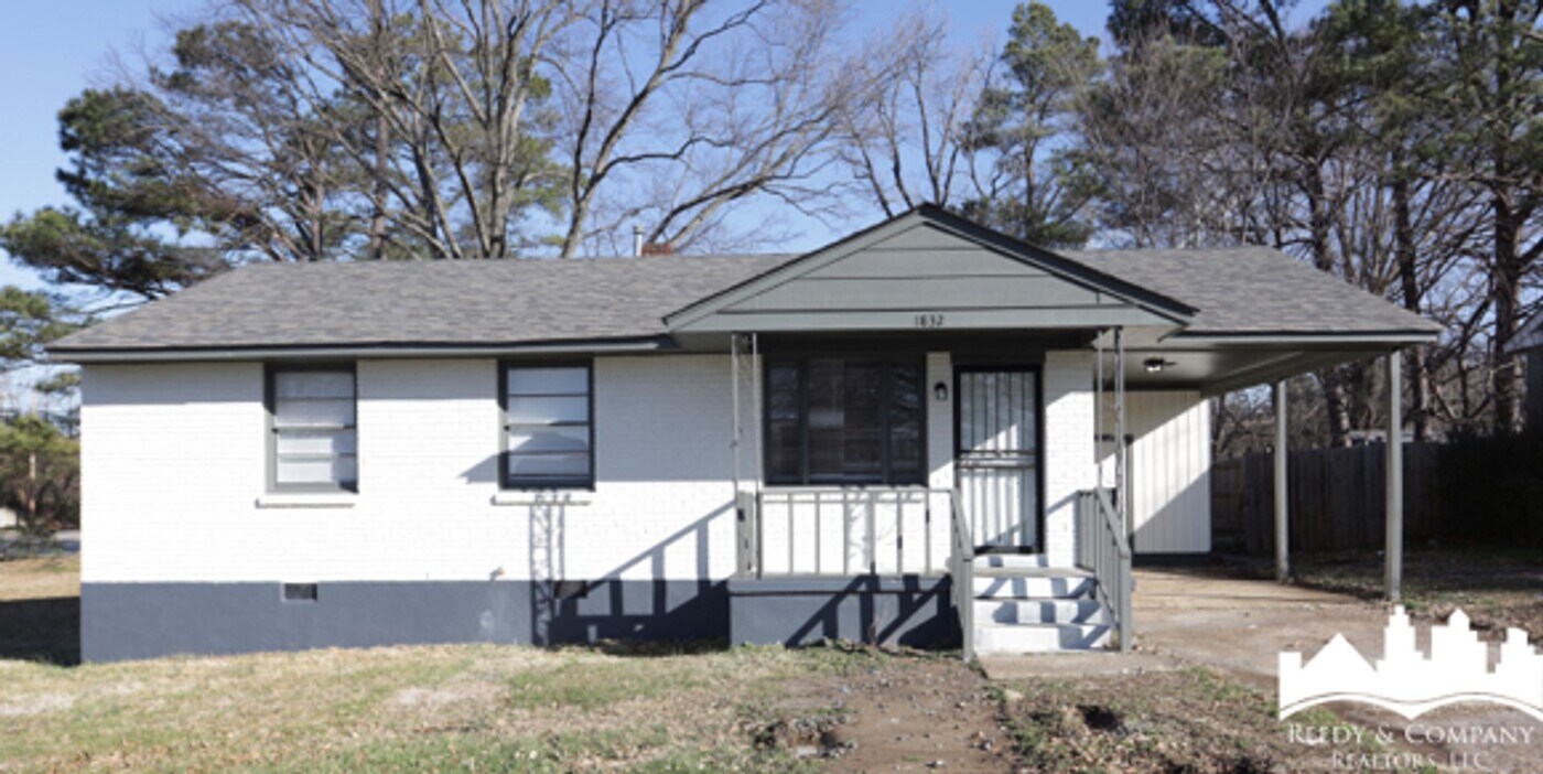 1832 S Sutton Dr in Memphis, TN - Building Photo