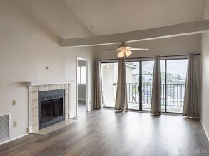 14100 River Rd in Pensacola, FL - Foto de edificio - Building Photo