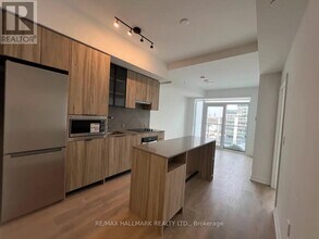 1037 The Queensway in Toronto, ON - Building Photo - Building Photo