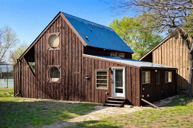 128 Topspin Cir in Spicewood, TX - Building Photo - Building Photo