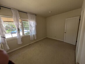2941 Regina Wy in Sacramento, CA - Building Photo - Building Photo