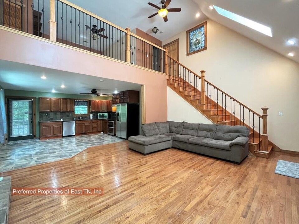 709 Brown Mountain Rd in Greeneville, TN - Building Photo