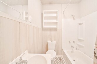 315 8th Ave N in Texas City, TX - Foto de edificio - Building Photo