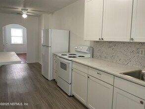 533 3rd Ave N in Jacksonville Beach, FL - Building Photo - Building Photo