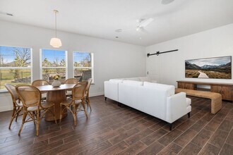 802 NW D St in Bentonville, AR - Building Photo - Building Photo