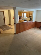 401 W Main St-Unit -D in Mount Pleasant, PA - Foto de edificio - Building Photo