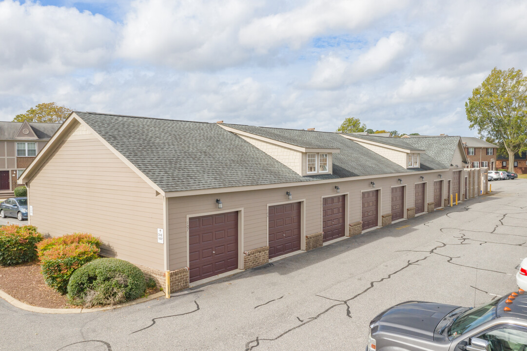 Maple Bay Townhomes in Virginia Beach, VA - Foto de edificio