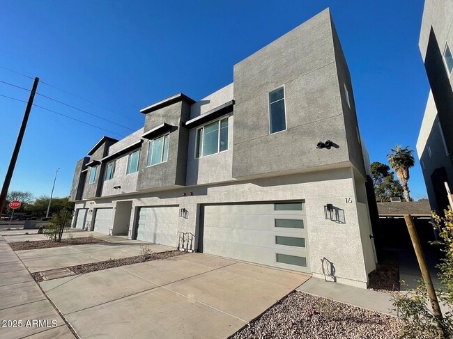 701 N McQueen Rd in Chandler, AZ - Building Photo - Building Photo