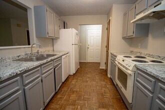 1005 Creekside Wy in Columbia, SC - Building Photo - Building Photo
