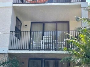 10131 W Sunrise Blvd in Plantation, FL - Building Photo - Building Photo