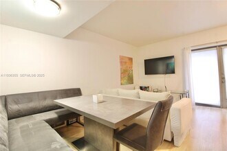 435 21st St, Unit 102 in Miami Beach, FL - Building Photo - Building Photo