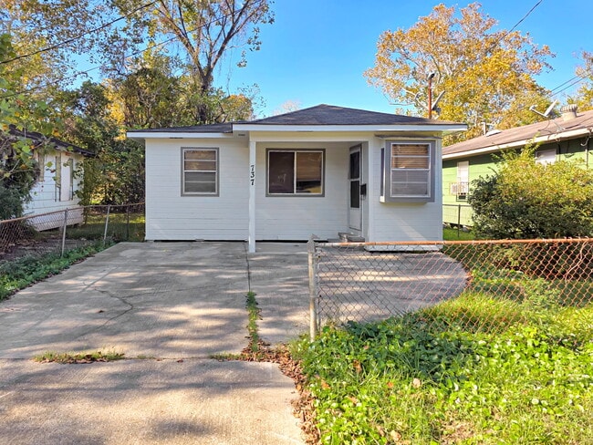 property at 737 N 35th St