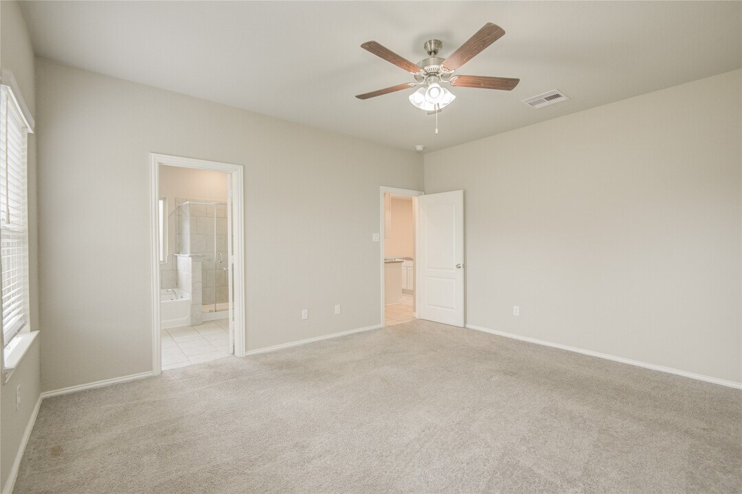 31319 Palomino Ranch Path in Fulshear, TX - Building Photo