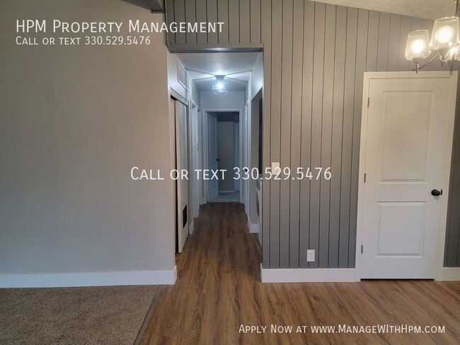 1196 Thorndale Dr in Akron, OH - Building Photo - Building Photo