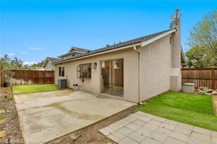 27232 Eastridge Dr in Lake Forest, CA - Building Photo